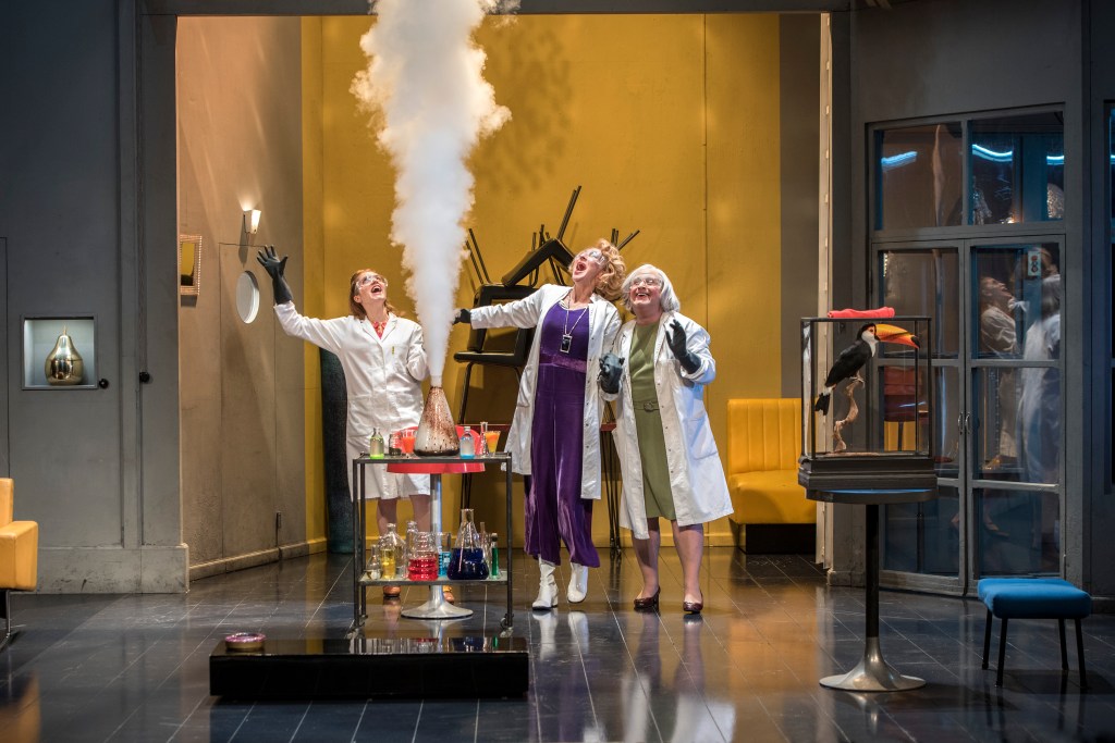 moliere Molière "femmes savantes" "educating women" theatre theater Théâtre "set design" "Comédie-Française" "Compagnie du Détour" "Théâtre de la Porte Saint-Martin, Paris" "Théâtre des Célestins" "Théâtre des quartiers d'Ivry" "Théâtre national de Marseille-La Criée"